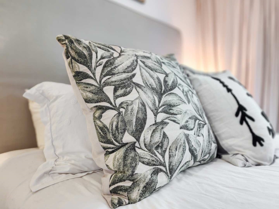 To Let 2 Bedroom Property for Rent in Green Point Western Cape